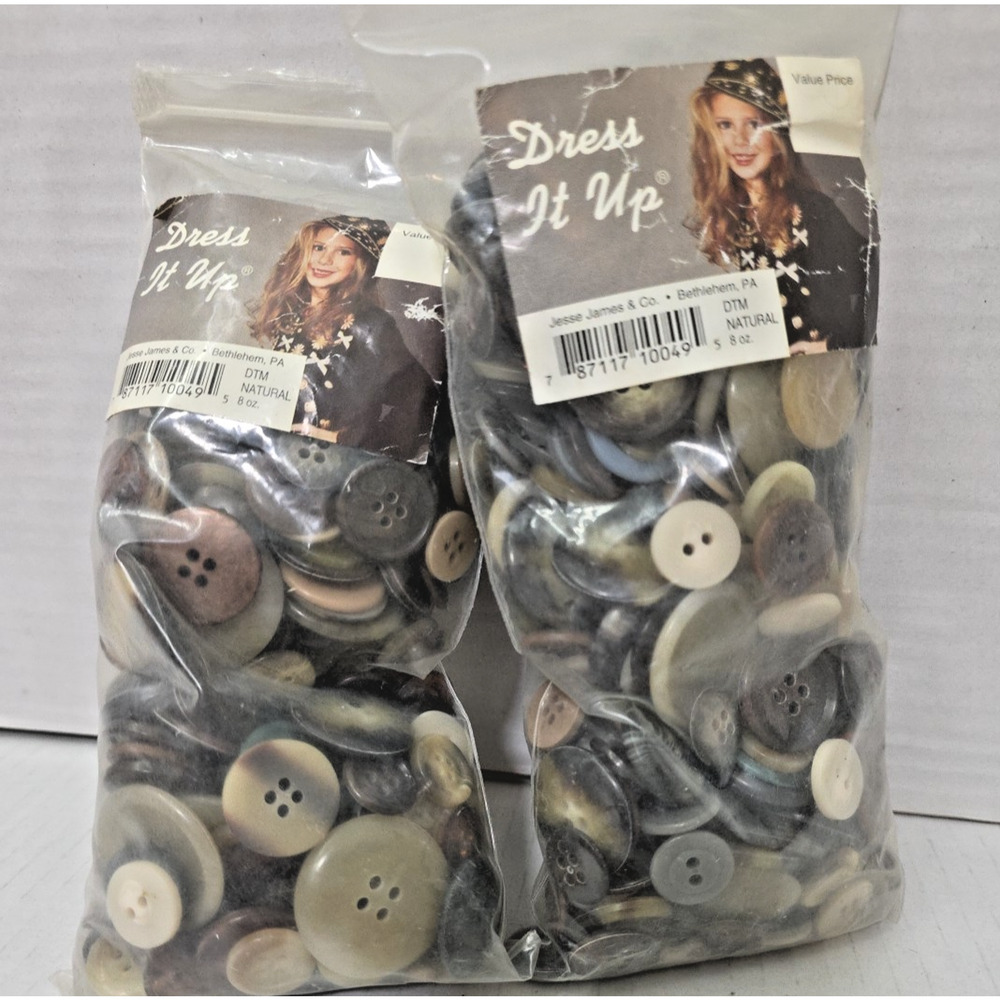 Dress It Up Button Lot 1 Pound Of Buttons Crafting Sewing